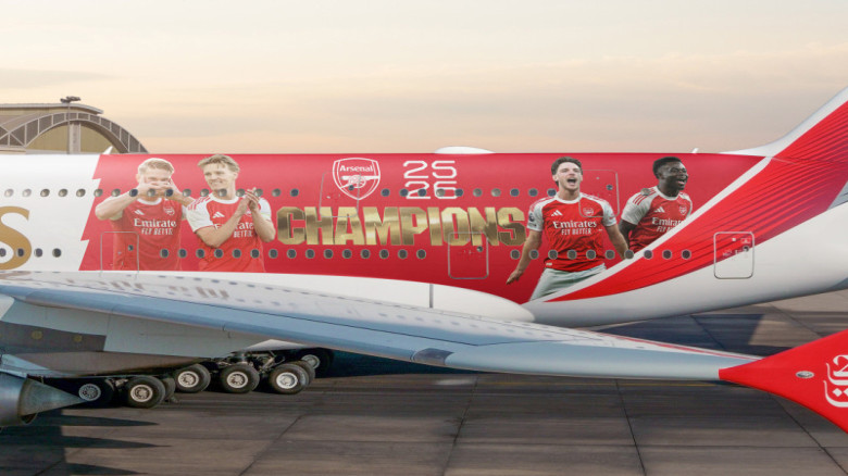 Emirates A380 sports Gunners kit