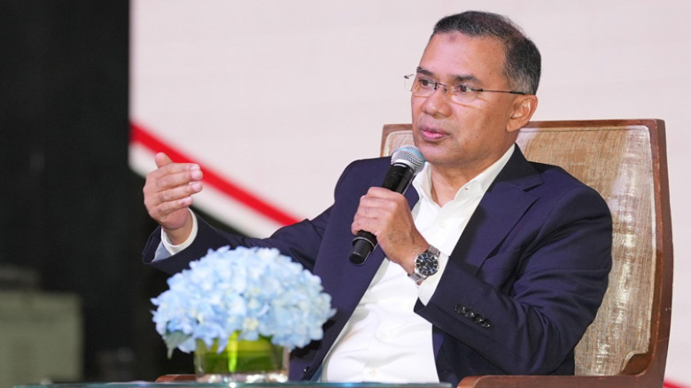 PM urges expatriates to make united efforts for country's be