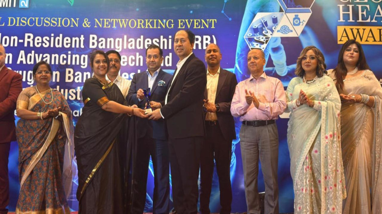 Dr. Ashish Kumar Chakraborty receives 'Global Health Award 2
