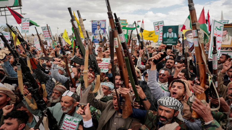 Attack by Yemen's Houthis kills 14 government troops: offici