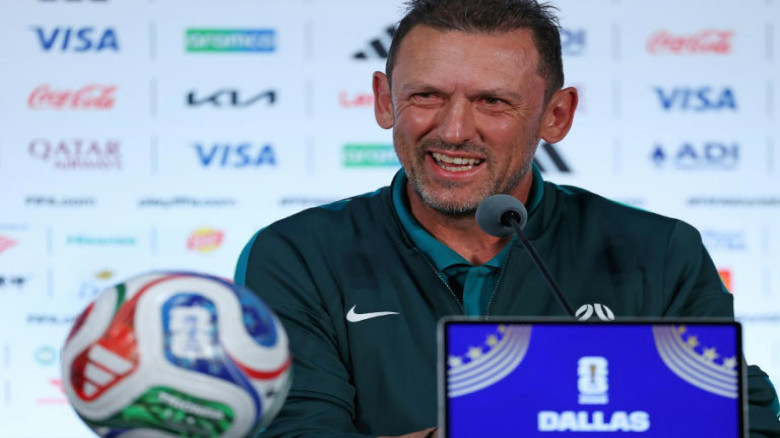 Australia stand by under-fire Popovic after World Cup exit