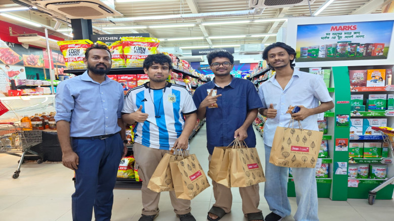 Shwapno honours CUET student for creative photography with S