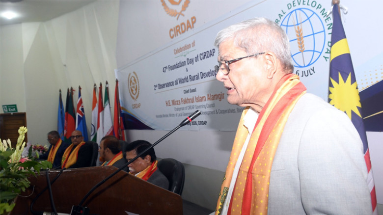 Balanced urban-rural development vital for nat'l progress: F