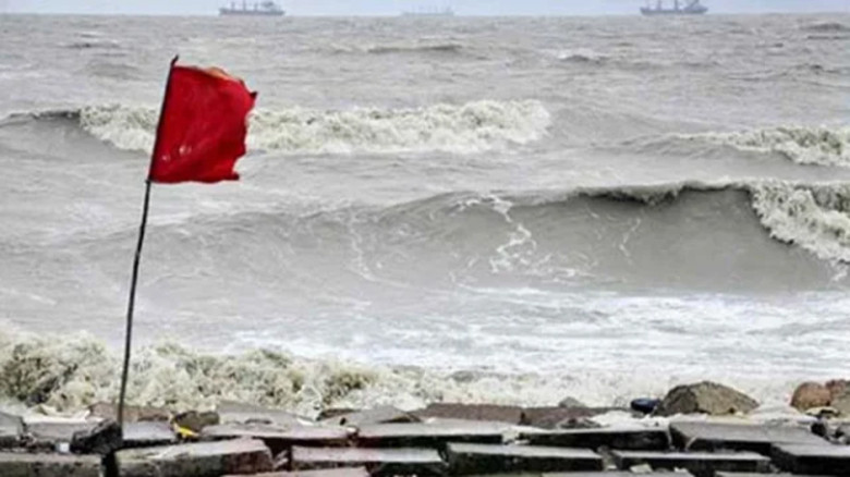 Low-pressure over Bay; ports hoist signal No-3