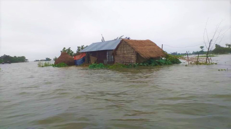 UK gives £355,000 aid to Bangladesh flood victims