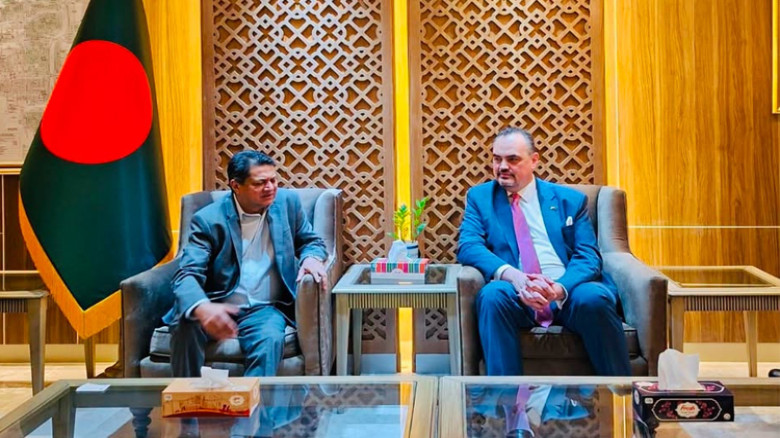 US ambassador calls on housing and public works minister