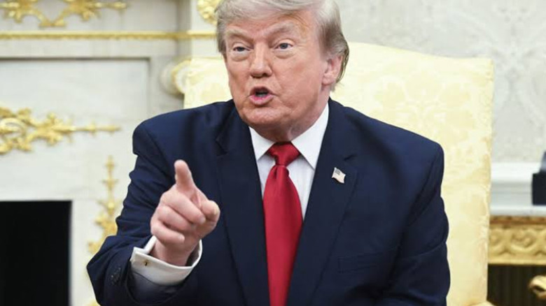 US launches new Iran strikes as Trump threatens wider attack
