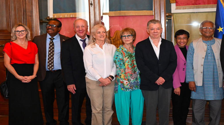 Yunus signs AI, nuclear weapons declaration with Nobel laure