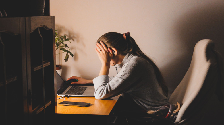 Govt pledges tougher action against online violence targetin