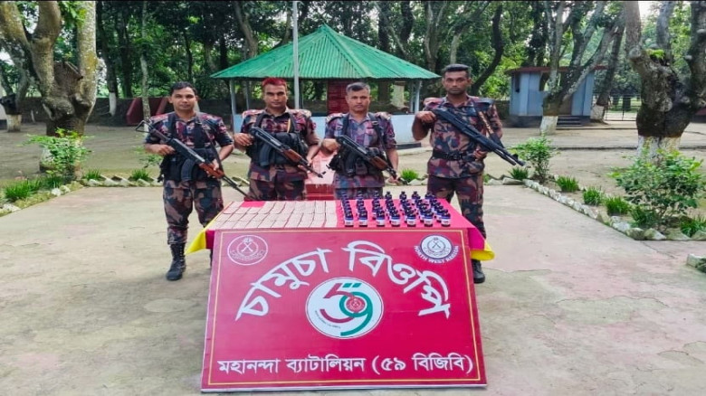 চাঁপাইনবাবগঞ্জের ভোলাহাট সীমান্তে ৫৯ বিজিবির অভিযানে এসকাপ স
