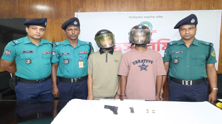 Two arrested with foreign pistol and four bullets