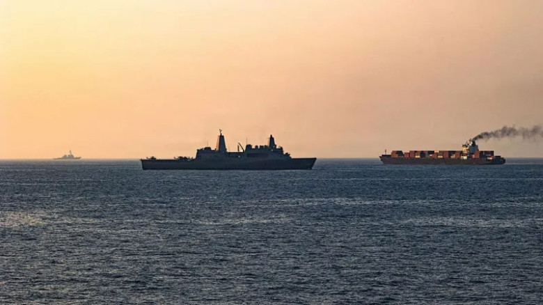 US military launches 'powerful' retaliatory strikes on Iran