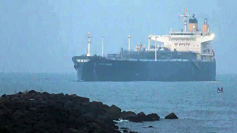 Iran's Guards say two tankers turned back in Hormuz strait