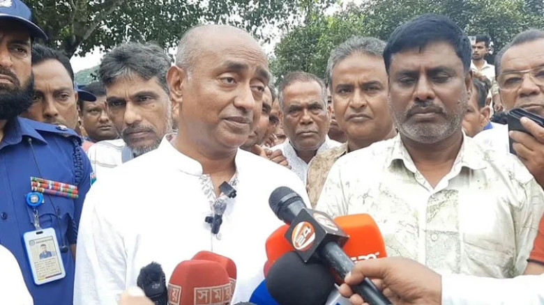 Law minister warns of stern action against hoarding, market 