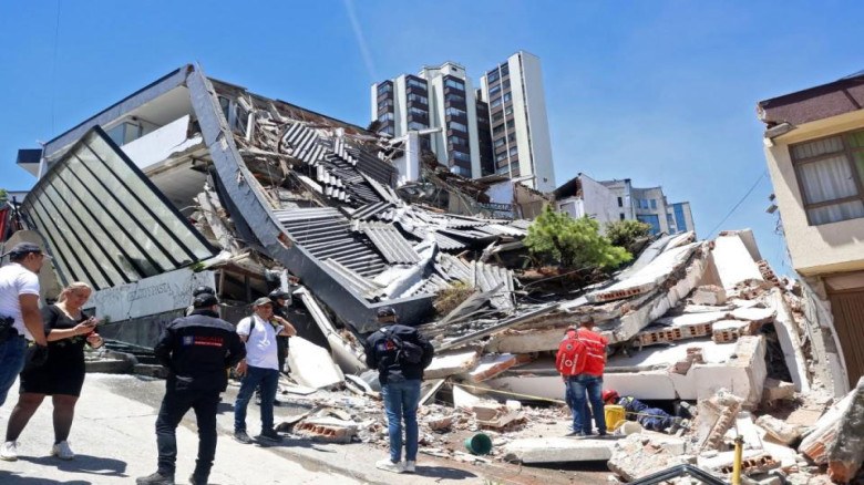 Colombia scrambles to find survivors as quake kills 111