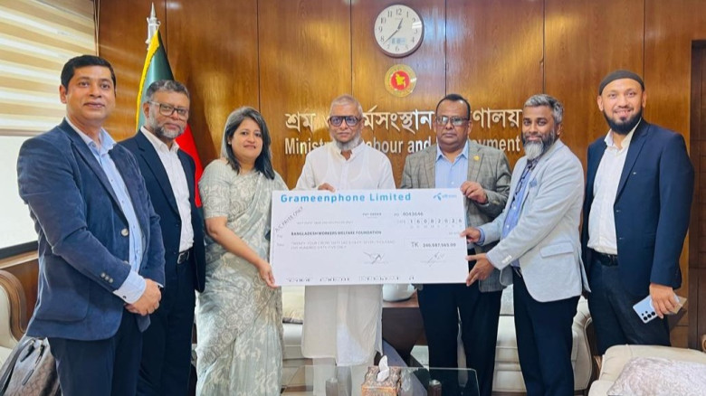 Grameenphone gives Tk 24.60cr to Labour Welfare Foundation