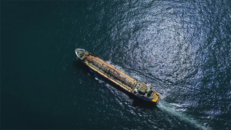 Oil extends gains as Mideast tensions deepen supply fears