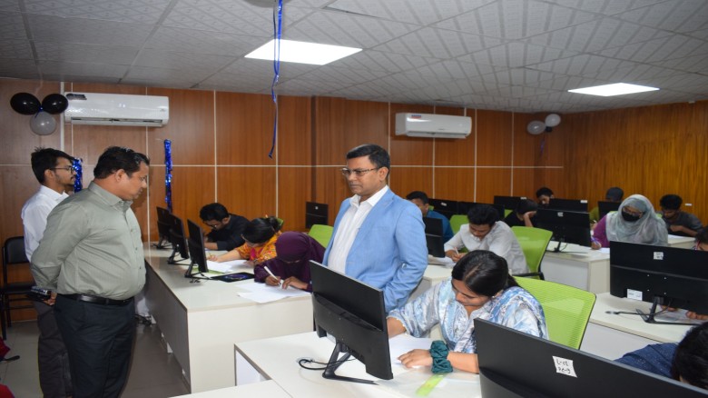 52,000 sit for freelancing training selection test