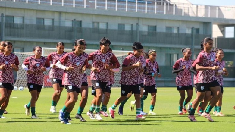 Women's booters hold training for Myanmar clash