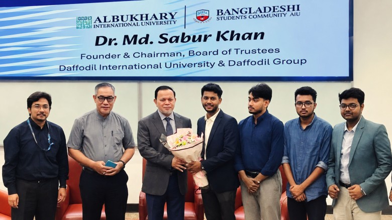 Sabur Khan engages students at Albukhary International University