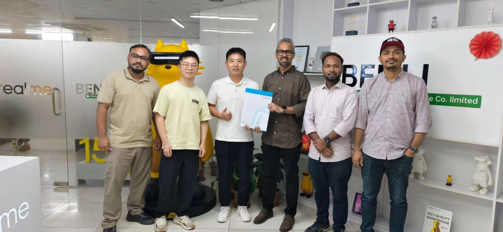realme, cartup sign deal for online smartphone sales